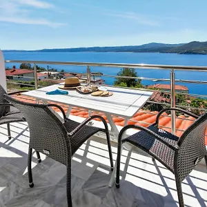 https://studios-sultana-arava.hotelschalkidiki.net